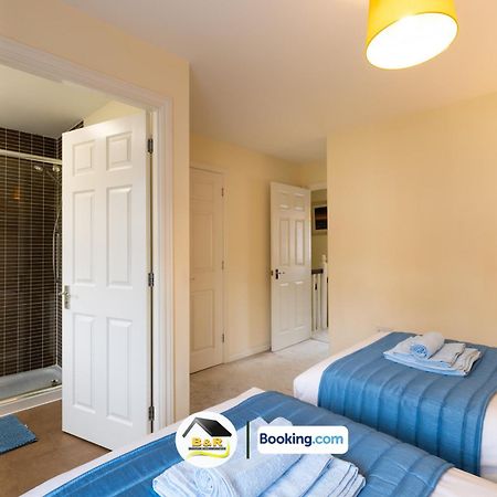 3 Bedroom House By B And R Serviced Accommodation Amesbury With Super Fast Wi-Fi 145Mbps المظهر الخارجي الصورة