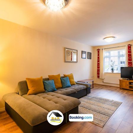 3 Bedroom House By B And R Serviced Accommodation Amesbury With Super Fast Wi-Fi 145Mbps المظهر الخارجي الصورة