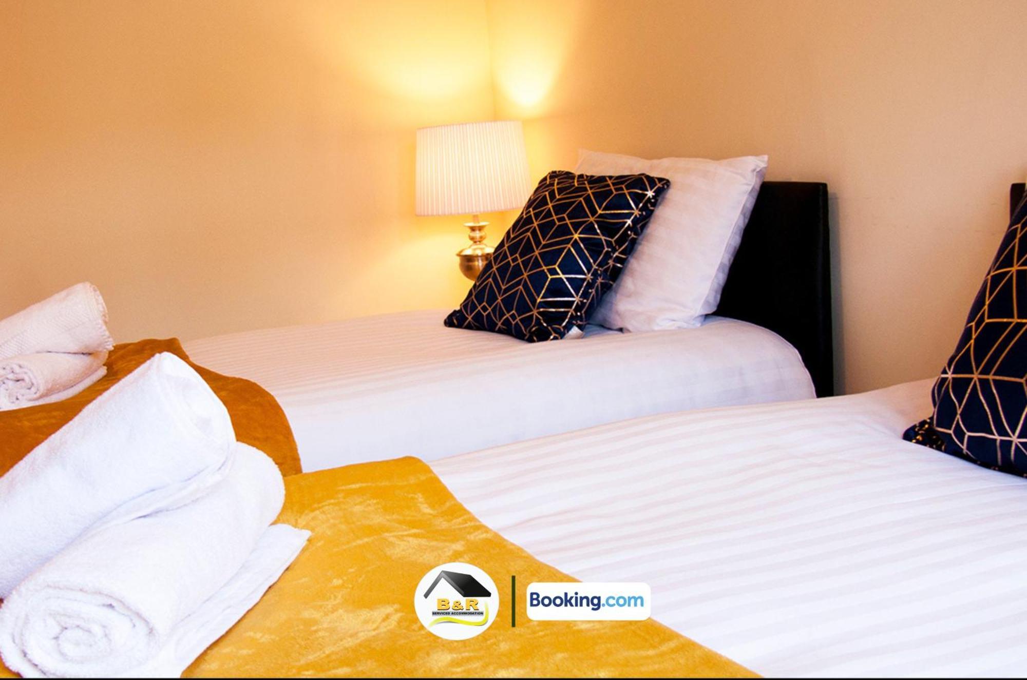3 Bedroom House By B And R Serviced Accommodation Amesbury With Super Fast Wi-Fi 145Mbps المظهر الخارجي الصورة