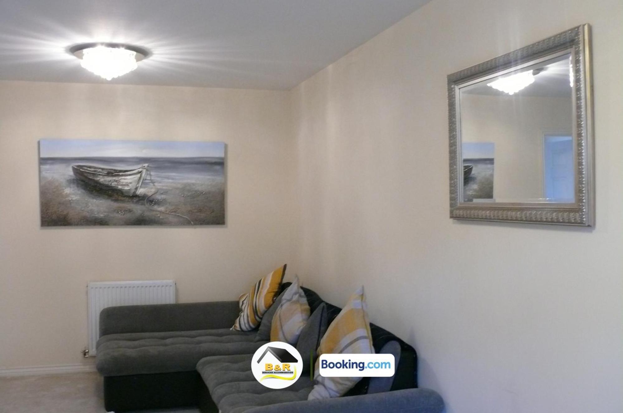 3 Bedroom House By B And R Serviced Accommodation Amesbury With Super Fast Wi-Fi 145Mbps المظهر الخارجي الصورة