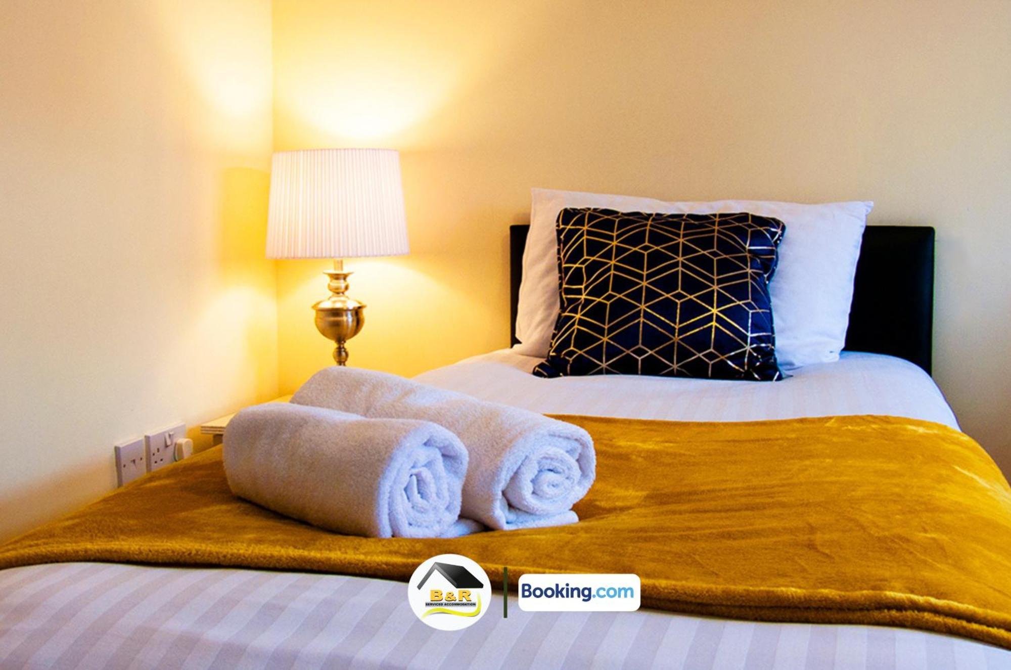 3 Bedroom House By B And R Serviced Accommodation Amesbury With Super Fast Wi-Fi 145Mbps المظهر الخارجي الصورة