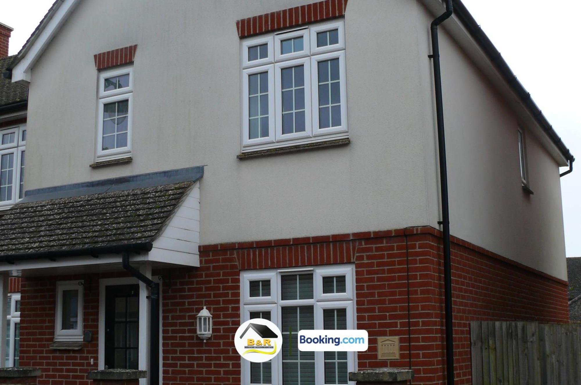 3 Bedroom House By B And R Serviced Accommodation Amesbury With Super Fast Wi-Fi 145Mbps المظهر الخارجي الصورة