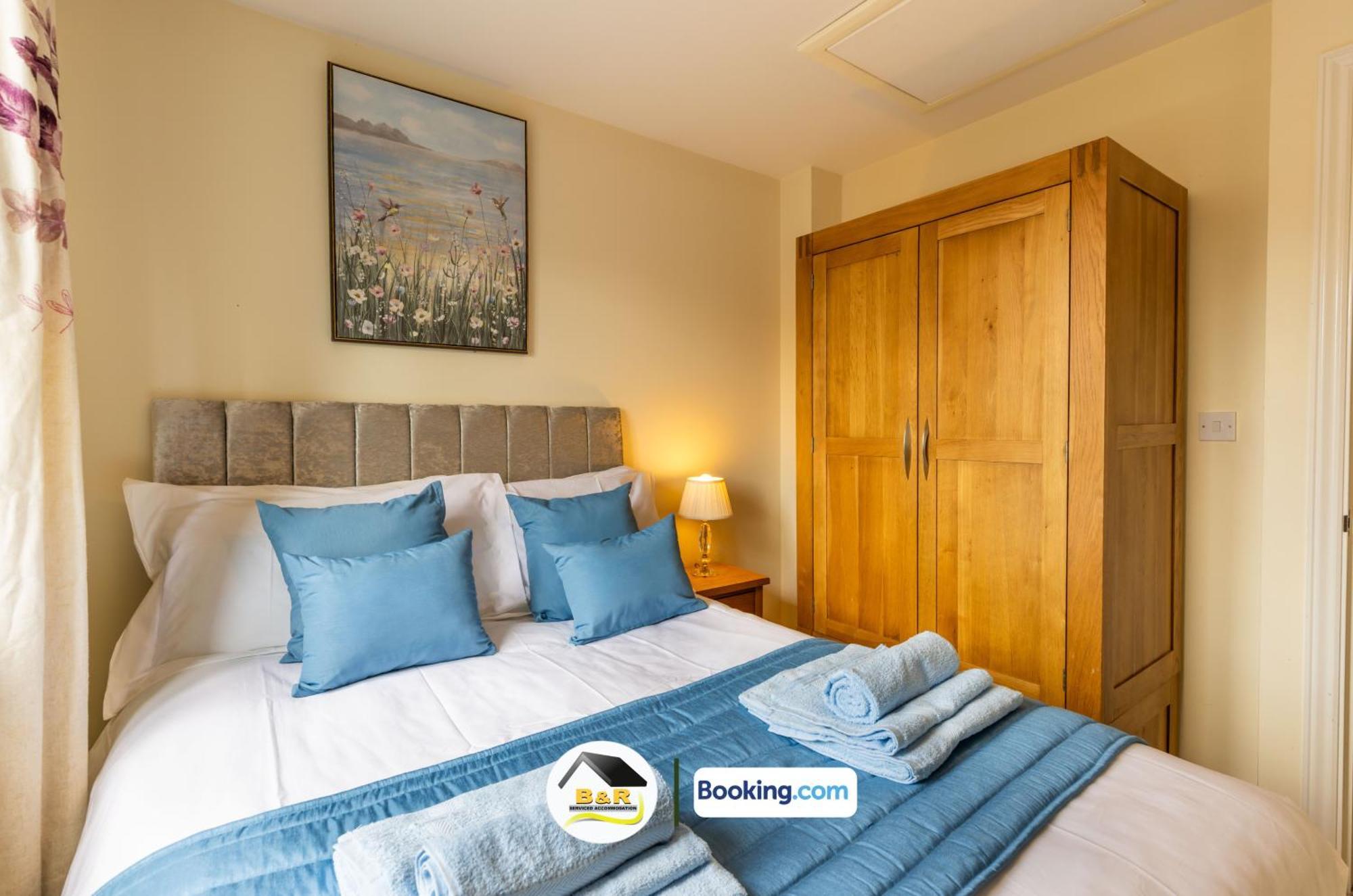 3 Bedroom House By B And R Serviced Accommodation Amesbury With Super Fast Wi-Fi 145Mbps المظهر الخارجي الصورة