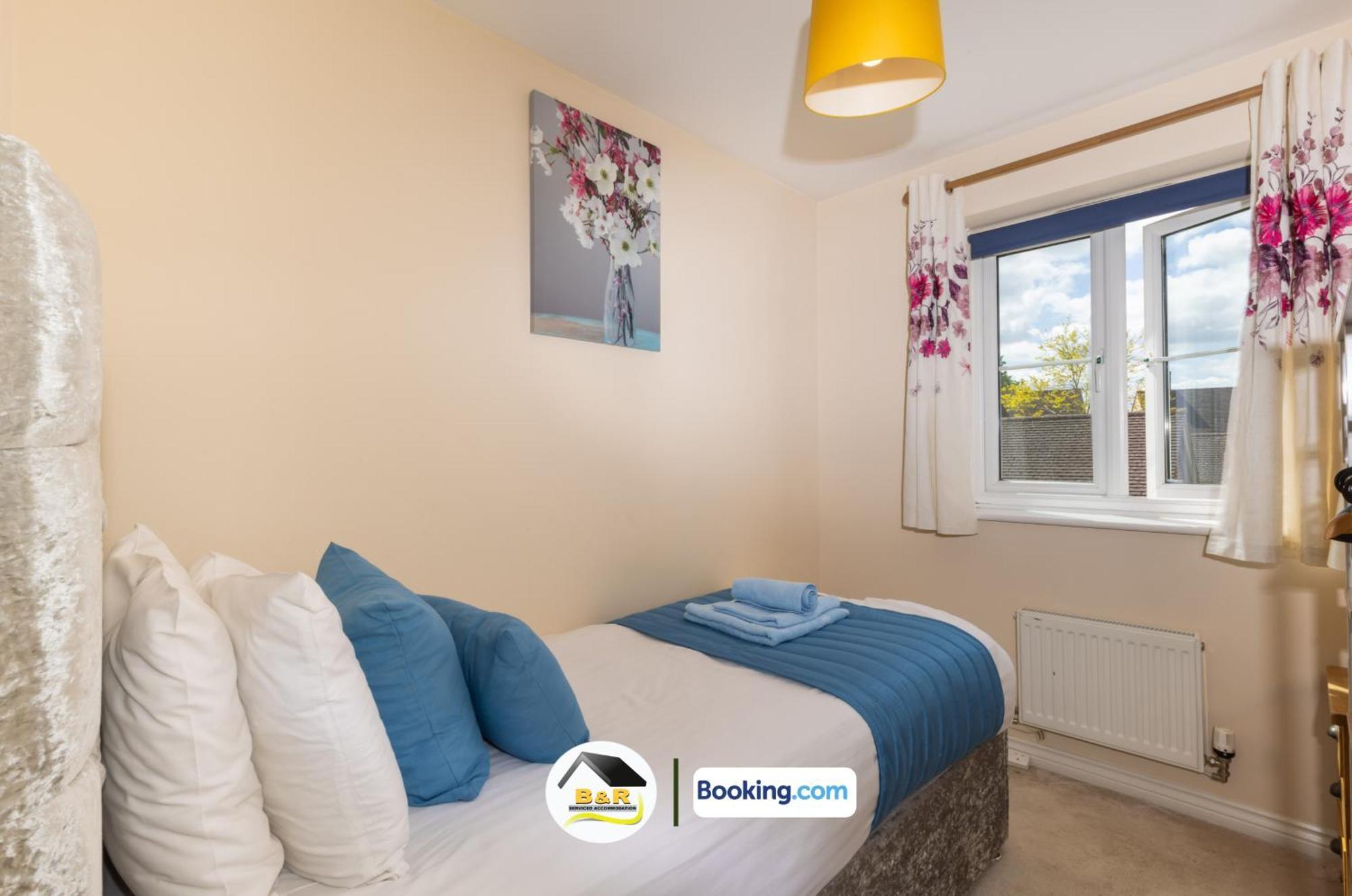 3 Bedroom House By B And R Serviced Accommodation Amesbury With Super Fast Wi-Fi 145Mbps المظهر الخارجي الصورة
